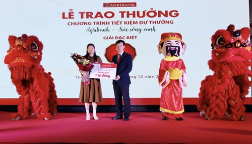 Agribank trao thưởng giải Đặc biệt 1 tỷ đồng chương trình Tiết kiệm dự thưởng  “Agribank - Sức sống xanh” tại Quảng Bình